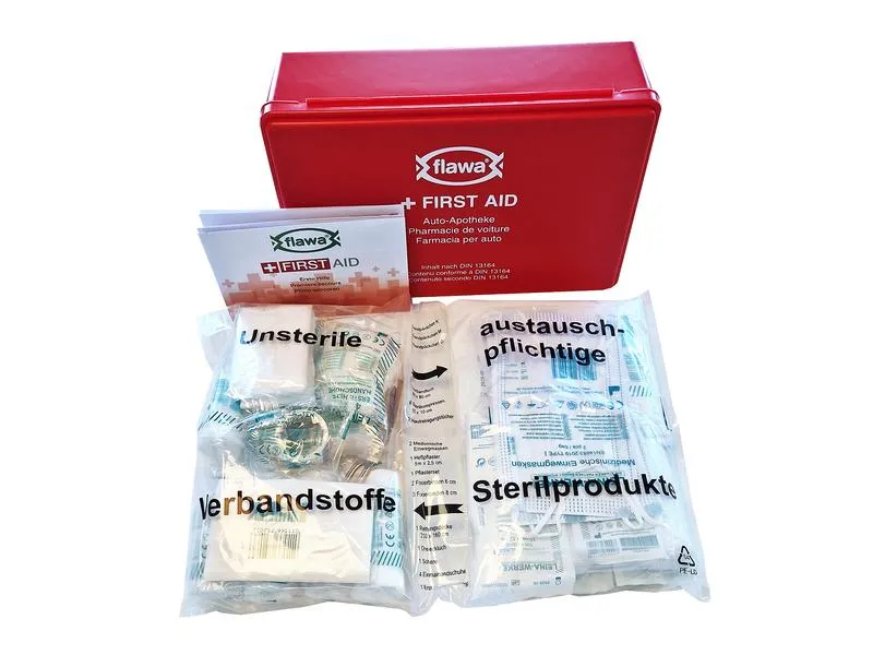 FLAWA Auto-Apotheke nach DIN 13164, rot, 26 x 17 x 8 cm