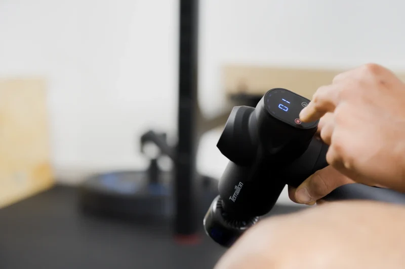 GUN MASSAGER EXPERT - Pistolet de massage avec embout chaud & froid