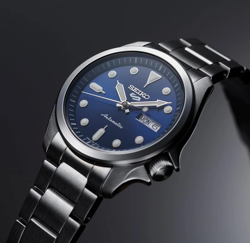 SEIKO Automatic Watch 5 Sports - Day/Date Calendar, LumiBrite Hands and Markers, and Rotating Bezel, 100m Water-Resistant