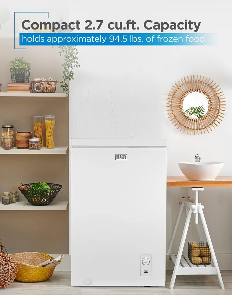 BLACK+DECKER 2.7 Cu. Ft. Compact Chest Freezer, Deep Freezer Holds Up To 94.5 Lbs. of Frozen Food, Removable Storage Basket, BCFK276, White
