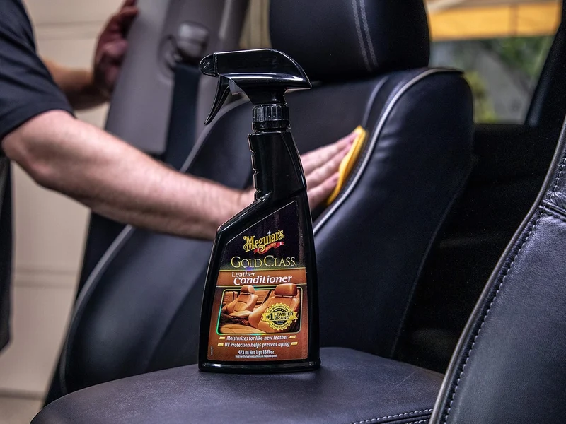 Meguiar's Gold Class Leather Conditioner Spray - Premium Car Leather Conditioner - Protect Your Car's Seats from Cracking, Fading and Drying Out - Keep It Looking and Feeling New, 16 Oz