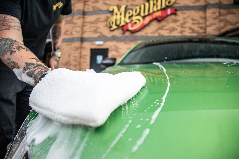 Meguiar's Microfiber Wash Mitt, Super-Thick, Reusable Wash for Ultimate Finish - 1 Pack