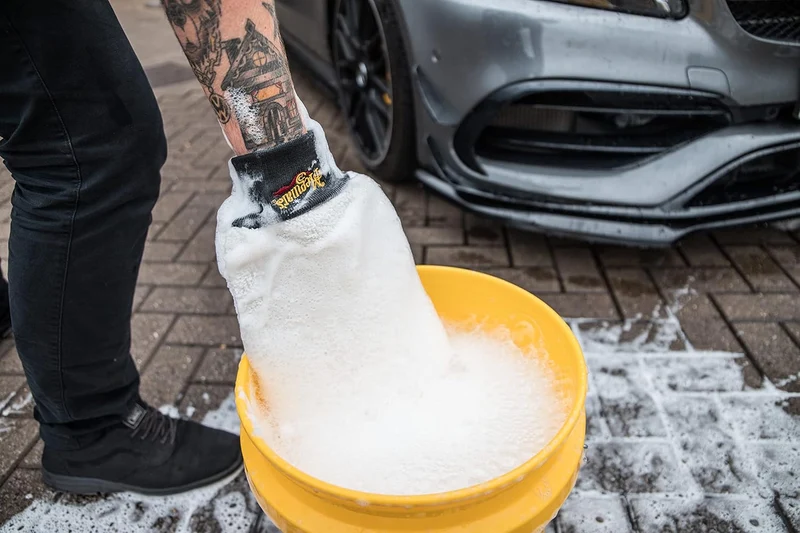 Meguiar's Microfiber Wash Mitt, Super-Thick, Reusable Wash for Ultimate Finish - 1 Pack
