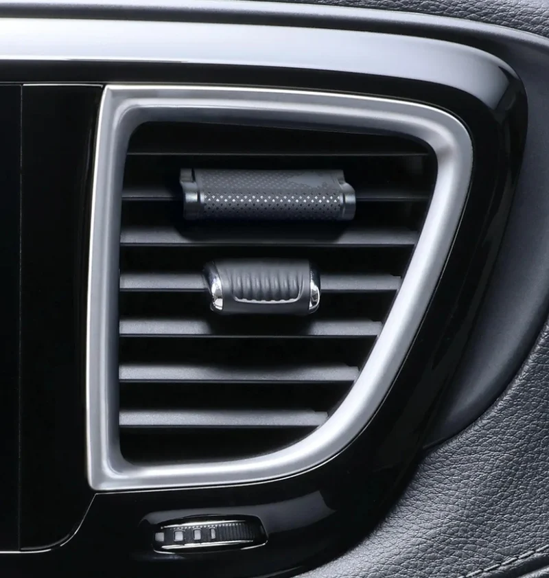 LITTLE TREES Car Air Freshener Vent Wrap Scent, Invisibly Fresh - Vanillaroma (16)