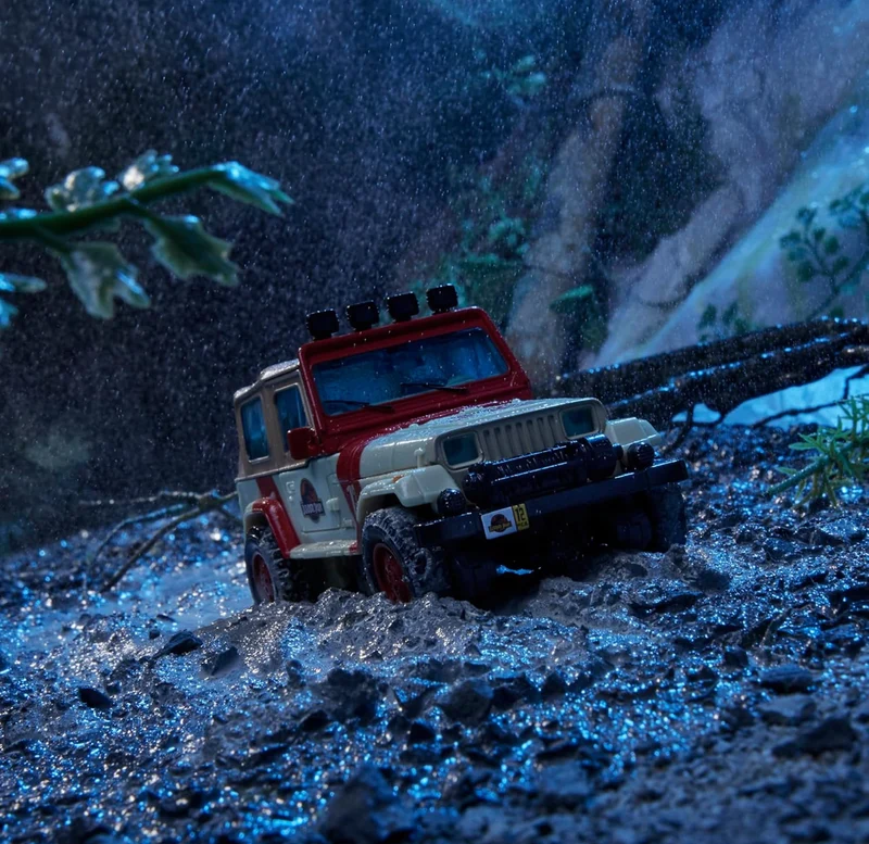 Transformers Collaborative Jurassic Park x Toys Dilophocon & Autobot JP12, Action Figures for Boys and Girls Ages 8 and Up