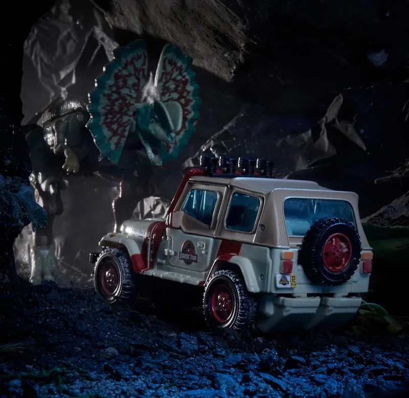 Transformers Collaborative Jurassic Park x Toys Dilophocon & Autobot JP12, Action Figures for Boys and Girls Ages 8 and Up