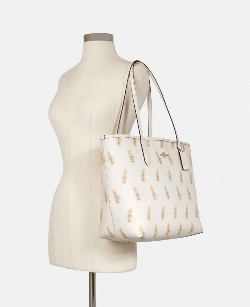 COACH PRINTED TOTE WITH LIPSTICK PRINT WOMEN HANDBAG PURSES AUTHENTIC NEW W TAG